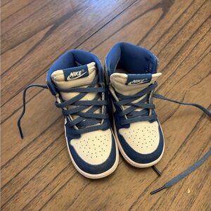 Like New! Air Jordan 1 Retro High True Blue 8C